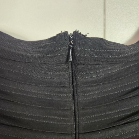 Frank Lyman Black Shutter Bandage V-Neck Cap Sleeve Sheath Dress Stretch Size 8 - Picture 7 of 12